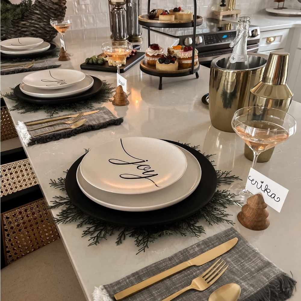 Kirklands cedar placemat - high quality - brand new